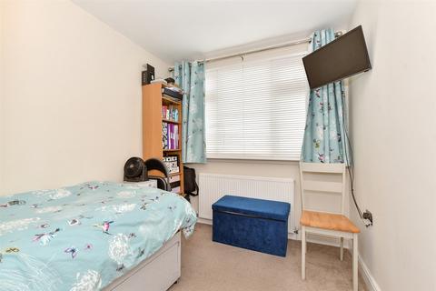 71 Cedar Avenue, Wickford, SS12 9DU