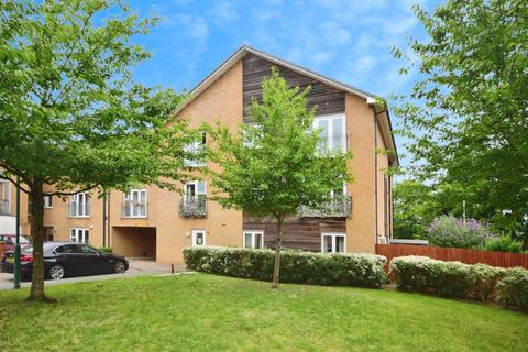 2 bedroom apartment to rent, Heron Way Wallington SM6