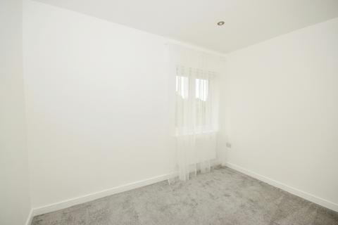 2 bedroom apartment to rent, Heron Way Wallington SM6