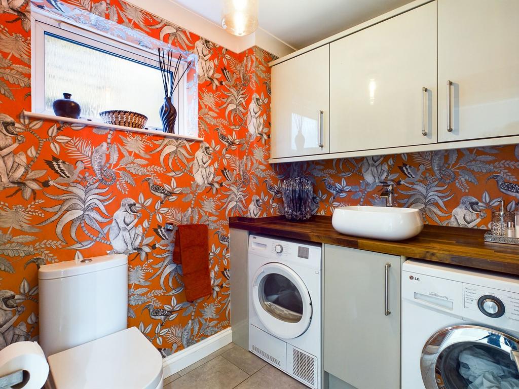 Cloakroom/Utility Room