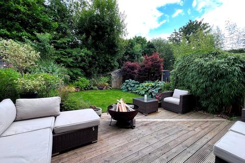 14 Bury Road, Radcliffe, Manchester, M26 2UU