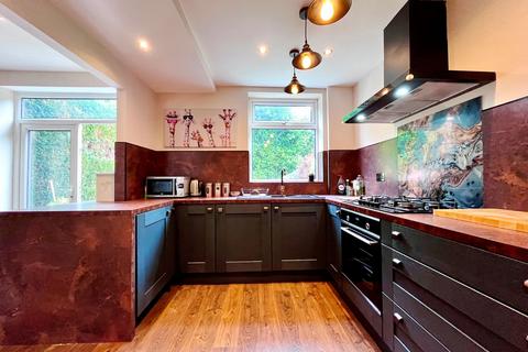 14 Bury Road, Radcliffe, Manchester, M26 2UU