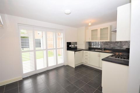 3 bedroom semi-detached house to rent, Horn Street, Cheriton , Folkestone