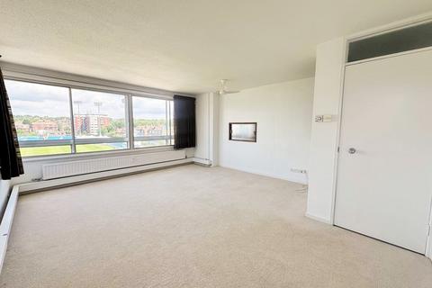 3 bedroom apartment for sale, Eaton Road, Hove, BN3 3AR