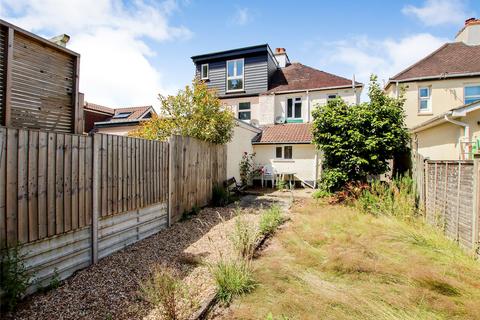 2 bedroom semi-detached house for sale, May Avenue, Lymington, Hampshire, SO41