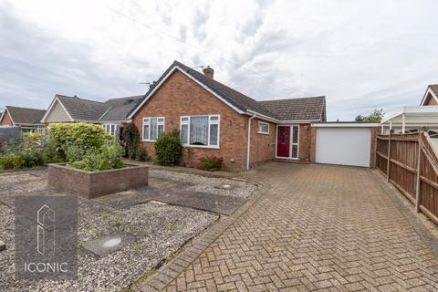 3 bedroom detached bungalow for sale, St Walstans Close, Taverham, Norwich