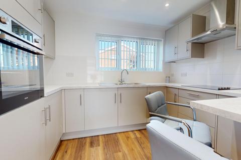 20 Beech Close, Folkestone, CT19 5TB