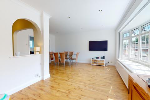 20 Beech Close, Folkestone, CT19 5TB