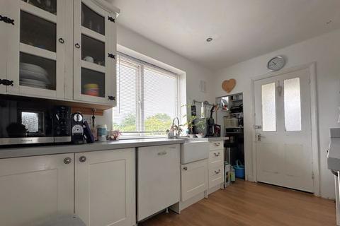 2 bedroom bungalow for sale, Larkfield Way, Brighton