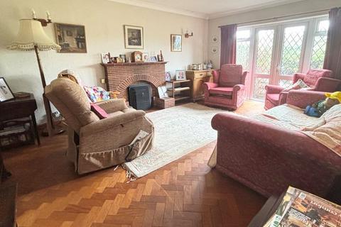 64a Church Road, Longlevens, Gloucester, GL2 0AA