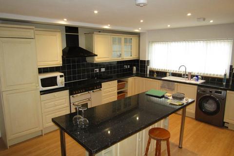 4 bedroom house to rent, Bond Street, Sandfields, City Centre, , Swansea