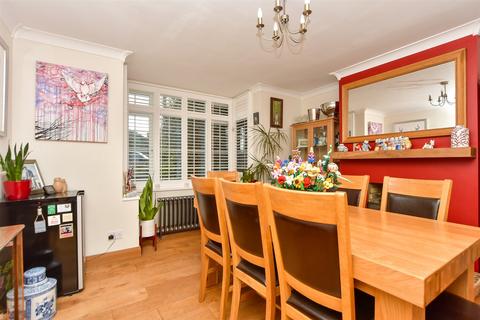 37 Bobbing Hill, Bobbing, Sittingbourne, ME9 8NY