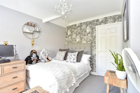 37 Bobbing Hill, Bobbing, Sittingbourne, ME9 8NY