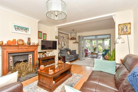 37 Bobbing Hill, Bobbing, Sittingbourne, ME9 8NY