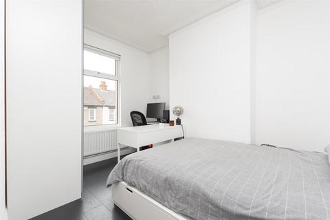 17 Bartlett Road, Gravesend, DA11 7LU