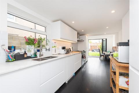 17 Bartlett Road, Gravesend, DA11 7LU