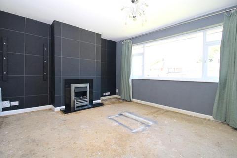 2 bedroom maisonette for sale, Heywood Drive, Round Green, Luton, Bedfordshire, LU2 7LP