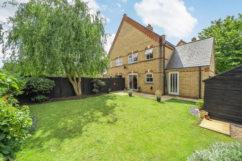 Woking - 3 bedroom semi-detached house for sale