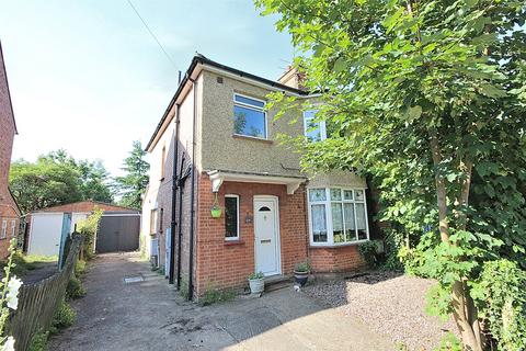 3 bedroom semi-detached house for sale, Goldington Road, Bedford, Bedfordshire, MK40