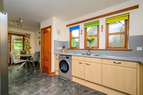 15 Benvie Road, Fowlis, Dundee, DD2 5SA