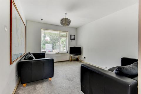6 Deacons Way, Upper Beeding, Steyning, BN44 3HQ