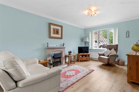 3 bedroom detached house for sale, Chapel Barn Close, Hailsham