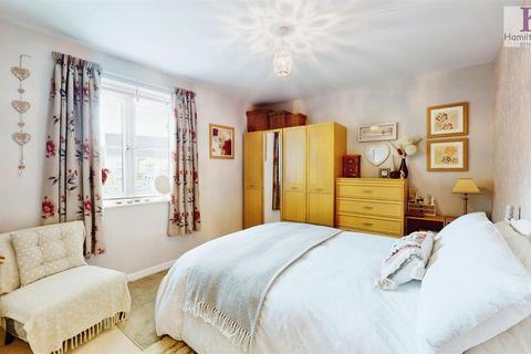 2 bedroom apartment for sale, Juniper Court, Northowram