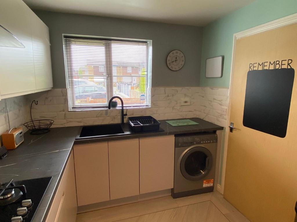 Kitchen 3.jpg