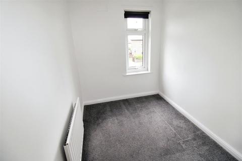 3 bedroom terraced house to rent, Roy Road, Bradford BD6