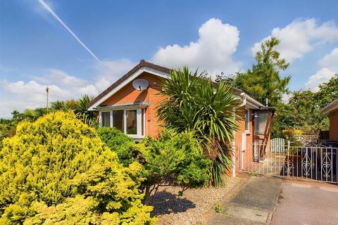 2 bedroom detached bungalow for sale, Russet Avenue, Nottingham NG4