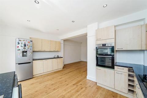 91 Cherrydown Avenue, London, E4 8DT