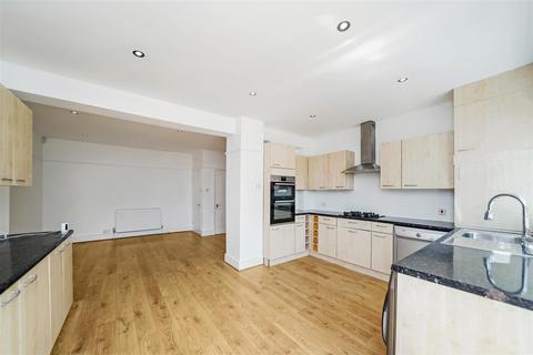 91 Cherrydown Avenue, London, E4 8DT