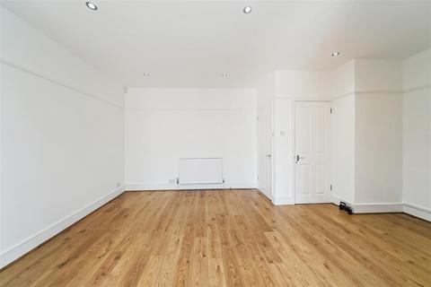 91 Cherrydown Avenue, London, E4 8DT