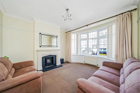 91 Cherrydown Avenue, London, E4 8DT