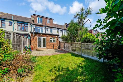 91 Cherrydown Avenue, London, E4 8DT