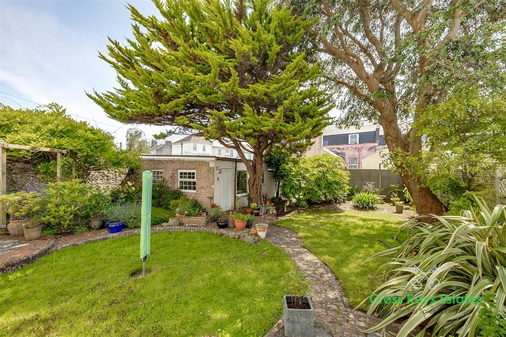 Double Garage, Gardens &amp; Views