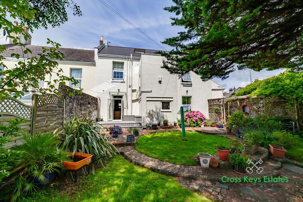 Double Garage, Gardens &amp; Views