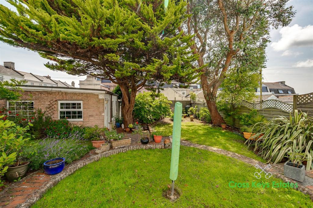 Double Garage, Gardens &amp; Views