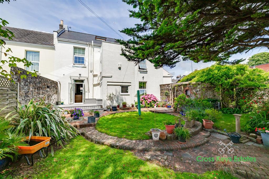 Double Garage, Gardens &amp; Views