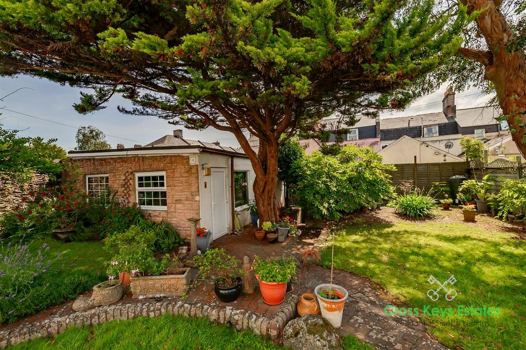 Double Garage, Gardens &amp; Views
