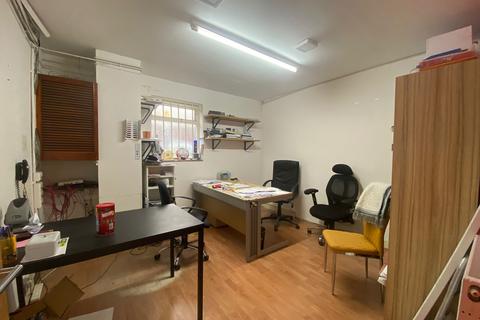Office to rent, Bensham Grove, Thornton Heath CR7