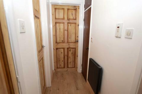 1 bedroom flat to rent, Allnutts Road, Epping