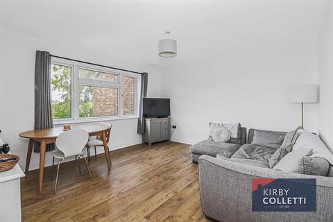 25 Oxford Close, Cheshunt, Waltham Cross, EN8 9QN