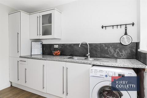 25 Oxford Close, Cheshunt, Waltham Cross, EN8 9QN