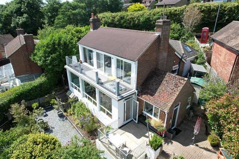 4 bedroom detached house for sale, Elphinstone Road, Hastings