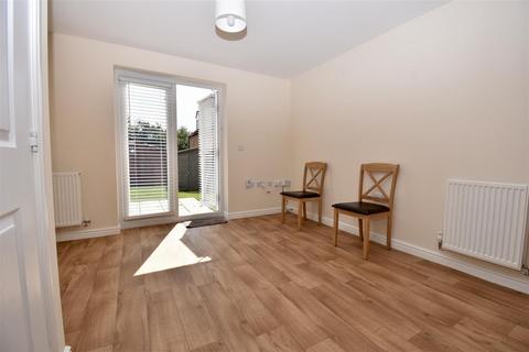 3 bedroom semi-detached house to rent, Shepherds Hill, Pickering YO18