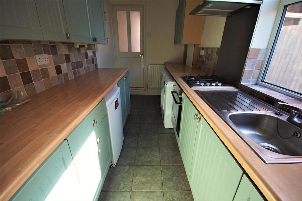 Kitchen 2.JPG
