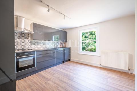 3 bedroom duplex to rent, Agamemnon Road, London, NW6