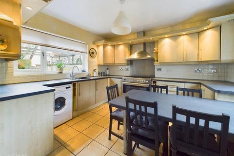 2 bedroom detached bungalow for sale, Spring Lane, Nottingham NG4