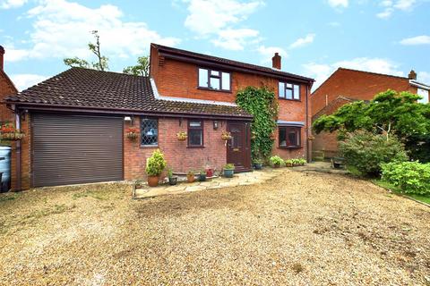 5 bedroom detached house for sale, Highfield Road, Dereham